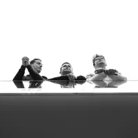 Escucha a undefined, mira vídeos musicales, lee la biografía, consulta fechas de giras y mucho más.