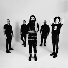 聆聽 Future Humans、觀看音樂影片、閱讀小傳、查看巡演日期等！