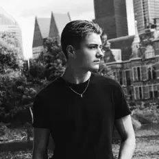 Ouça Boris Ayson, assista a videoclipes, leia a biografia, veja as datas das turnês e mais!