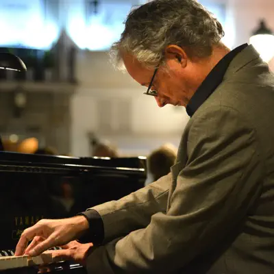 Listen to Ralph Zurmühle, watch music videos, read bio, see tour dates & more!