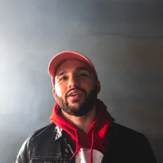 收听 ARTZ、观看音乐视频、阅读小传、查看巡演日期等 ！