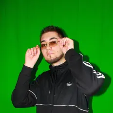 聆聽 Vasjan、觀看音樂影片、閱讀小傳、查看巡演日期等！