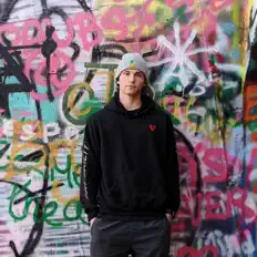 Écoutez lil snooz, regardez des vidéoclips, lisez la biographie, consultez les dates de tournée et plus encore !