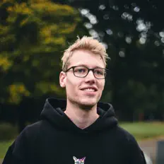 Poslechněte si interpreta Dixxy, sledujte hudební videa, přečtěte si životopis, podívejte se na data turné a další informace.