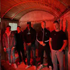 Kaplanzを聴いたり、ミュージックビデオを鑑賞したり、経歴やツアー日程などを確認したりしましょう！