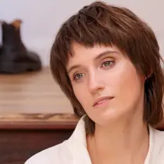 Hannah Campbell을(를) 듣고, 뮤직 비디오를 보고, 약력을 읽고, 투어 일정 등을 확인하세요!