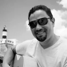 Julio Santosを聴いたり、ミュージックビデオを鑑賞したり、経歴やツアー日程などを確認したりしましょう！