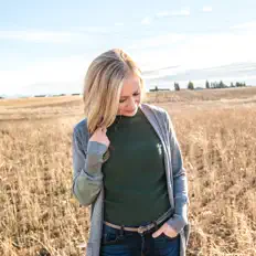 Escucha a Tiffany Hobson, mira vídeos musicales, lee la biografía, consulta fechas de giras y mucho más.