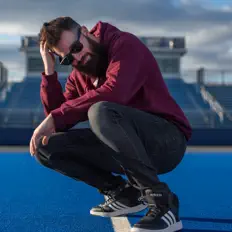 聆聽 Bernie Durgin、觀看音樂影片、閱讀小傳、查看巡演日期等！