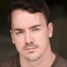 聆聽 Mike Foy、觀看音樂影片、閱讀小傳、查看巡演日期等！