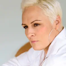 Listen to Bec Lavelle, watch music videos, read bio, see tour dates & more!