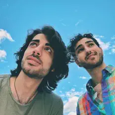 Lionfield을(를) 듣고, 뮤직 비디오를 보고, 약력을 읽고, 투어 일정 등을 확인하세요!