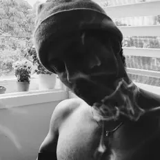 Poslechněte si interpreta Fredo Marr, sledujte hudební videa, přečtěte si životopis, podívejte se na data turné a další informace.