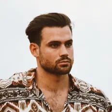 聆聽 Isaiah Conner、觀看音樂影片、閱讀小傳、查看巡演日期等！