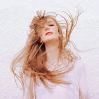 Escucha a undefined, mira videos musicales, lee su biografía, consulta las fechas de las gira y más.