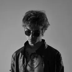 收听 Worry、观看音乐视频、阅读小传、查看巡演日期等 ！