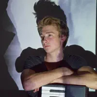 Ακούστε περιεχόμενο από undefined, παρακολουθήστε μουσικά βίντεο, διαβάστε το βιογραφικό, δείτε ημερομηνίες περιοδείας, και πολλά ακόμη!