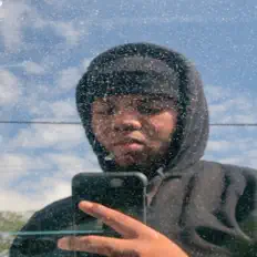 SlumRonを聴いたり、ミュージックビデオを鑑賞したり、経歴やツアー日程などを確認したりしましょう！