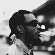 聆聽 Mawcom X、觀看音樂影片、閱讀小傳、查看巡演日期等！