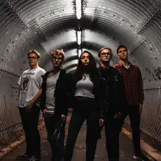 聆聽 As it Rains、觀看音樂影片、閱讀小傳、查看巡演日期等！