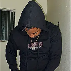 Luister naar 2bagh, bekijk muziekvideo's, lees de bio, bekijk de tourdata, en meer!