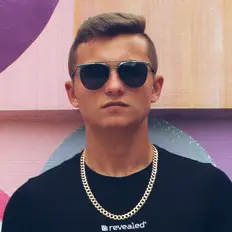 Poslechněte si interpreta Modica, sledujte hudební videa, přečtěte si životopis, podívejte se na data turné a další informace.