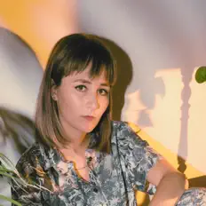 聆聽 Yvonne Moriel、觀看音樂影片、閱讀小傳、查看巡演日期等！