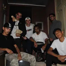 Escucha a S-Gvng, mira videos musicales, lee su biografía, consulta las fechas de las gira y más.