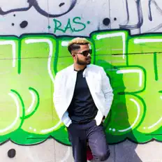 IQQANVE을(를) 듣고, 뮤직 비디오를 보고, 약력을 읽고, 투어 일정 등을 확인하세요!