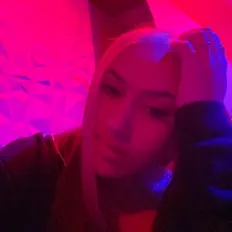 Jurnee을(를) 듣고, 뮤직 비디오를 보고, 약력을 읽고, 투어 일정 등을 확인하세요!