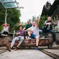 Écoutez NOXX, regardez des vidéoclips, lisez la biographie, consultez les dates de tournée et plus encore !