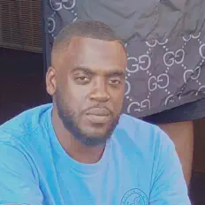 Ouve Boomin, vê vídeos de música, lê a biografia, vê as datas da digressão e muito mais!