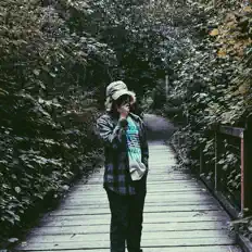 Comfort in the Coldを聴いたり、ミュージックビデオを鑑賞したり、経歴やツアー日程などを確認したりしましょう！