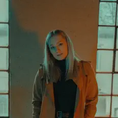 Hör dir Mareah an, schau dir Musikvideos an, lies die Biografie, finde Tourdaten und mehr!