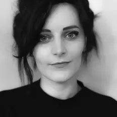 Hör dir Such Small Hands an, schau dir Musikvideos an, lies die Biografie, finde Tourdaten und mehr!