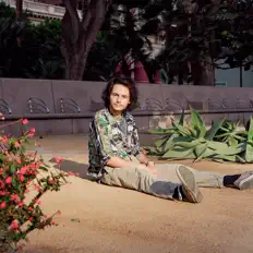 Gitai을(를) 듣고, 뮤직 비디오를 보고, 약력을 읽고, 투어 일정 등을 확인하세요!