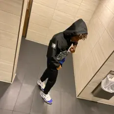 聆聽 2Trill、觀看音樂影片、閱讀小傳、查看巡演日期等！