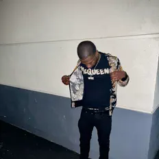 Ouve KU$h WIZ, vê vídeos de música, lê a biografia, vê as datas da digressão e muito mais!