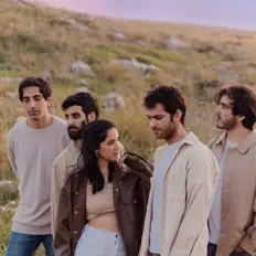 Ouça Moonshine, assista a videoclipes, leia a biografia, veja as datas das turnês e mais!