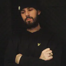 Poslechněte si interpreta Jove Mayse, sledujte hudební videa, přečtěte si životopis, podívejte se na data turné a další informace.