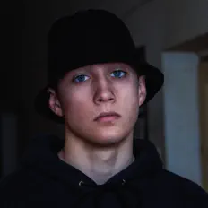 Escucha a Hoorakan, mira vídeos musicales, lee la biografía, consulta fechas de giras y mucho más.