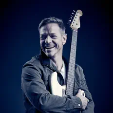 Luister naar Roland Suttie, bekijk muziekvideo's, lees de bio, bekijk de tourdata, en meer!