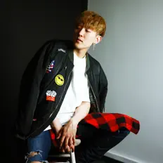 聆聽 Jxno、觀看音樂影片、閱讀小傳、查看巡演日期等！