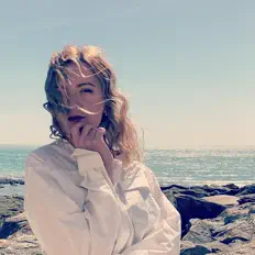 Ouça Vika Tova, assista a videoclipes, leia a biografia, veja as datas das turnês e mais!