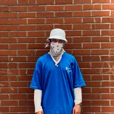 Escucha a Bart, mira videos musicales, lee su biografía, consulta las fechas de las gira y más.