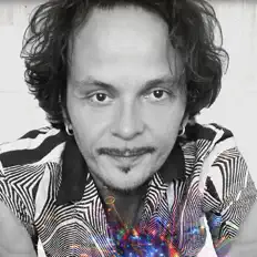 Cepe dinle, müzik videolarını izle, biyografisini oku, tur tarihlerini ve daha fazlasını gör!