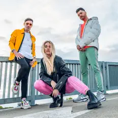 TalkSick सुनें, म्यूज़िक वीडियो देखें, बायो पढ़ें, दौरे की तारीखें और बहुत कुछ देखें!