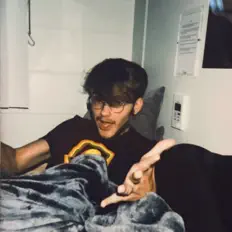 Ouve imtrafton, vê vídeos de música, lê a biografia, vê as datas da digressão e muito mais!