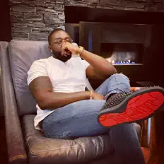 Poslechněte si interpreta Tkae Chidz, sledujte hudební videa, přečtěte si životopis, podívejte se na data turné a další informace.