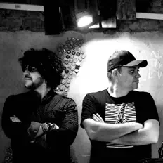 Ascolta Searching Silence, guarda video musicali, leggi la biografia, vedi le date del tour & altro!